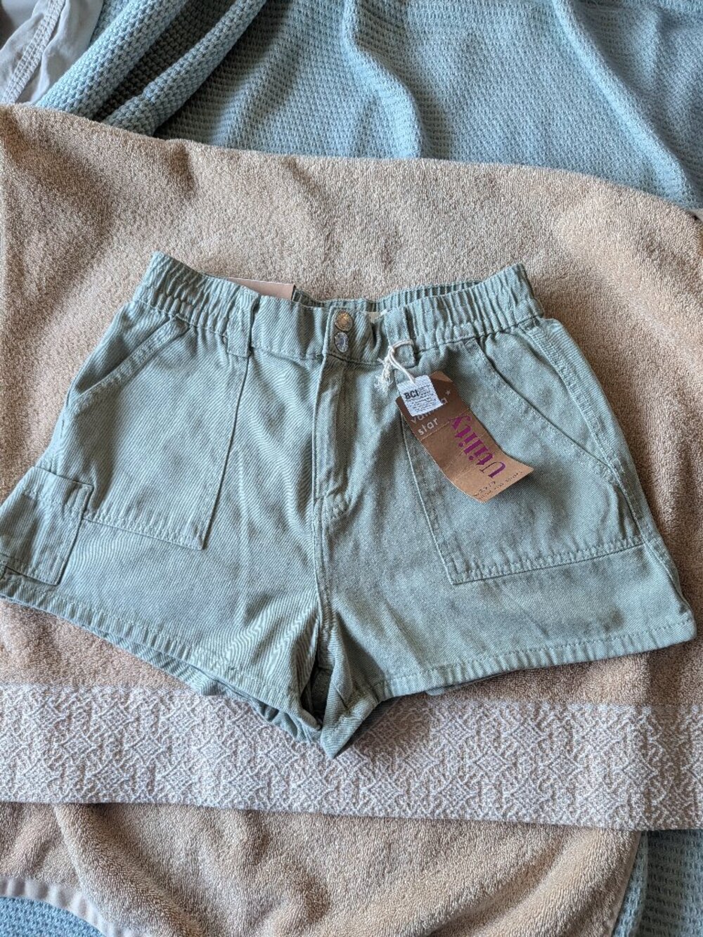 Vanilla Star Utility High Rise Shorts - Size 9 - Sage Green - NWT - Juniors
